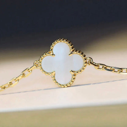 [⭐Glow]CLOVER 20 MOTIFS WHITE MOP NECKLACE