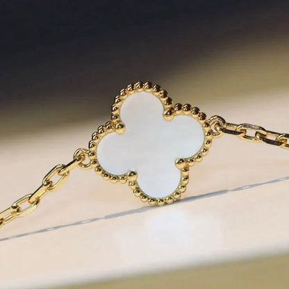 [⭐Glow]CLOVER 20 MOTIFS WHITE MOP NECKLACE