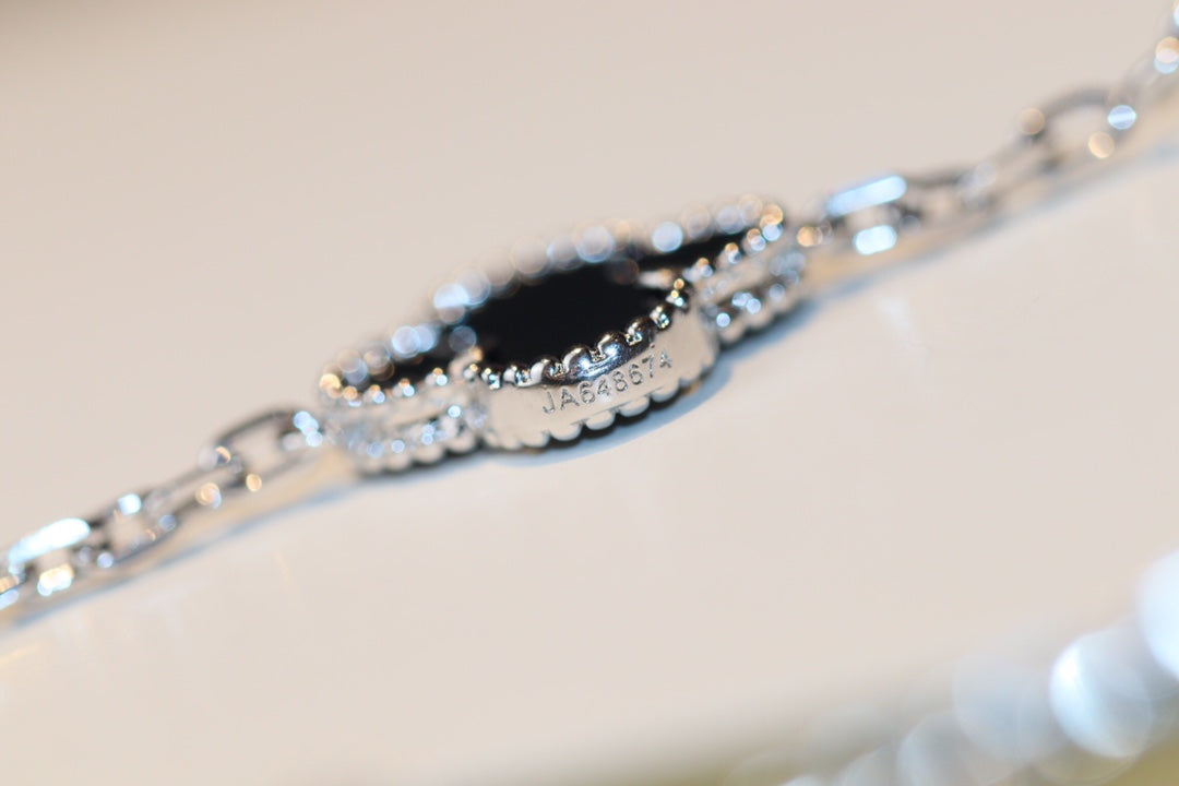 [⭐Glow]CLOVER 20 MOTIFS ONYX DIAMOND SILVER