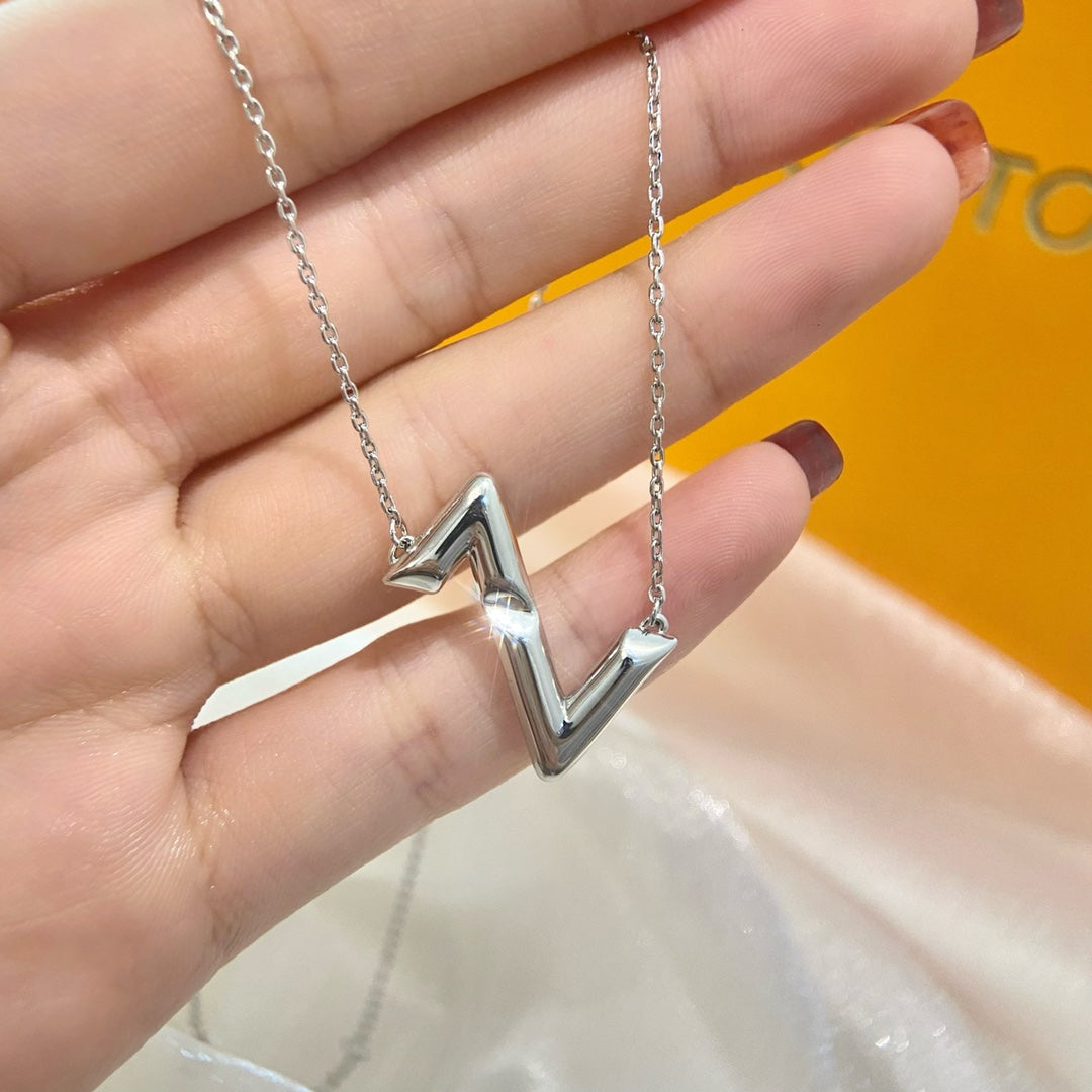 [⭐Glow]VOLTE UPSIDE DOWN NECKLACE