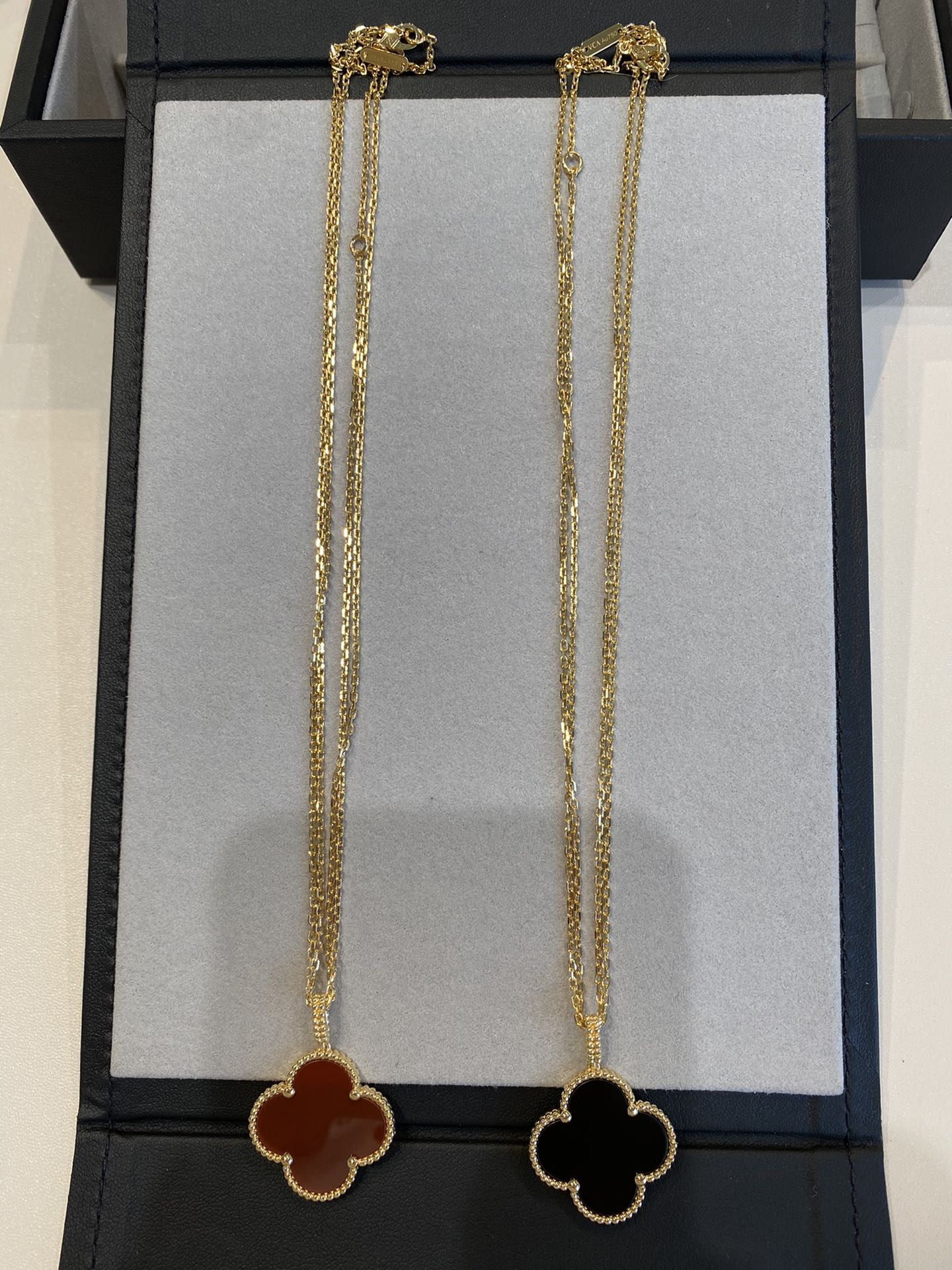 [⭐Glow]CLOVER 25MM NECKLACE GOLD CARNELIAN