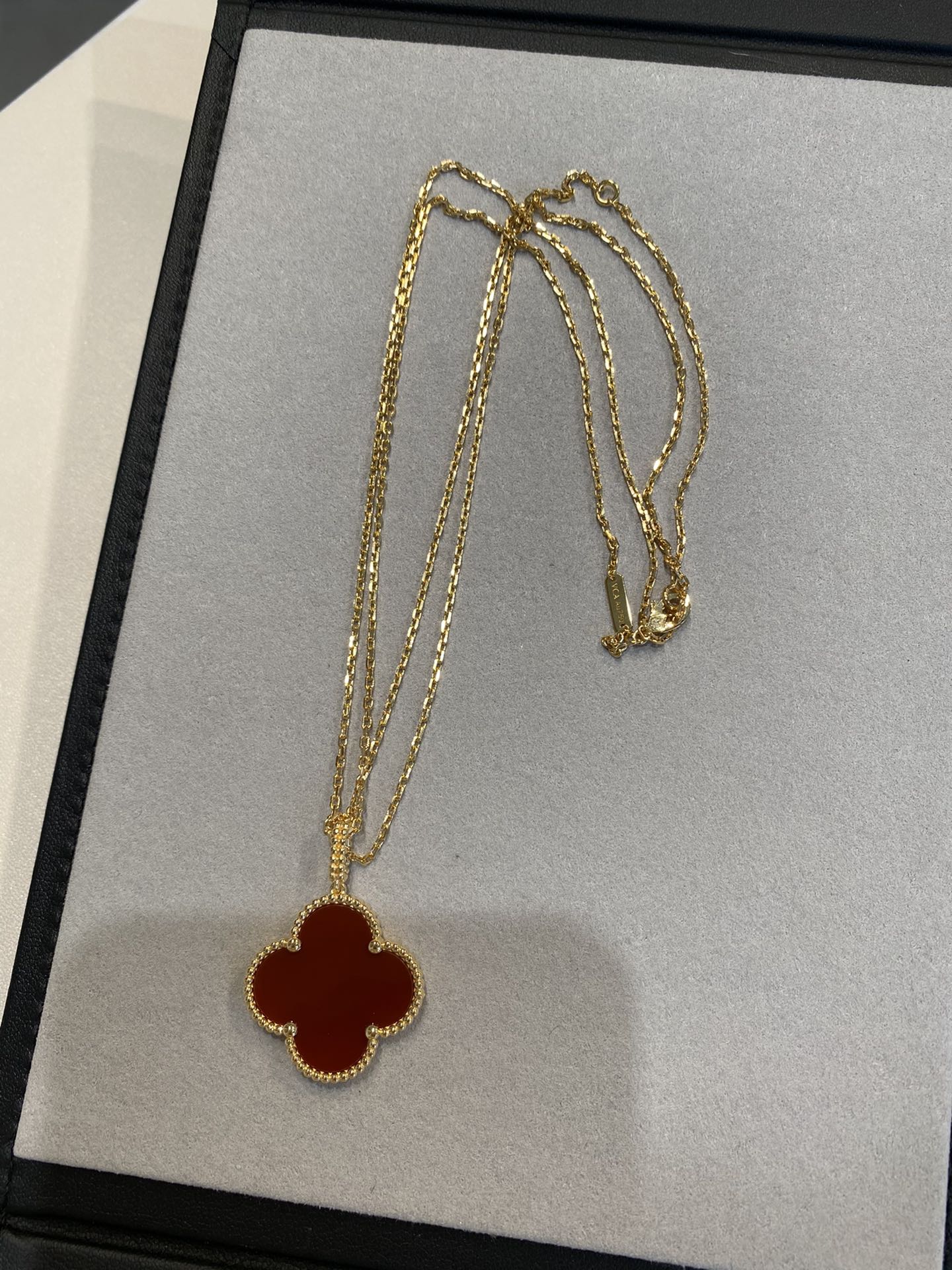 [⭐Glow]CLOVER 25MM NECKLACE GOLD CARNELIAN