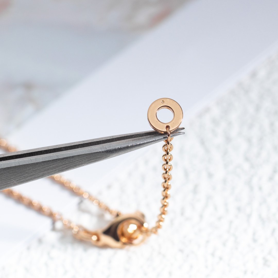 [⭐Glow]ZERO 1 WHITE CERAMIC PINK GOLD DIAMOND NECKLACE