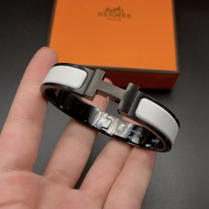 [⭐Glow]H BRACELET 12MM BLACK WHITE CERAMIC