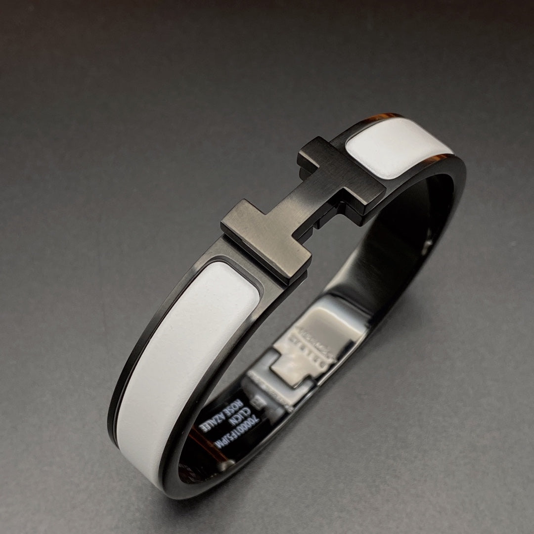 [⭐Glow]H BRACELET 12MM BLACK WHITE CERAMIC