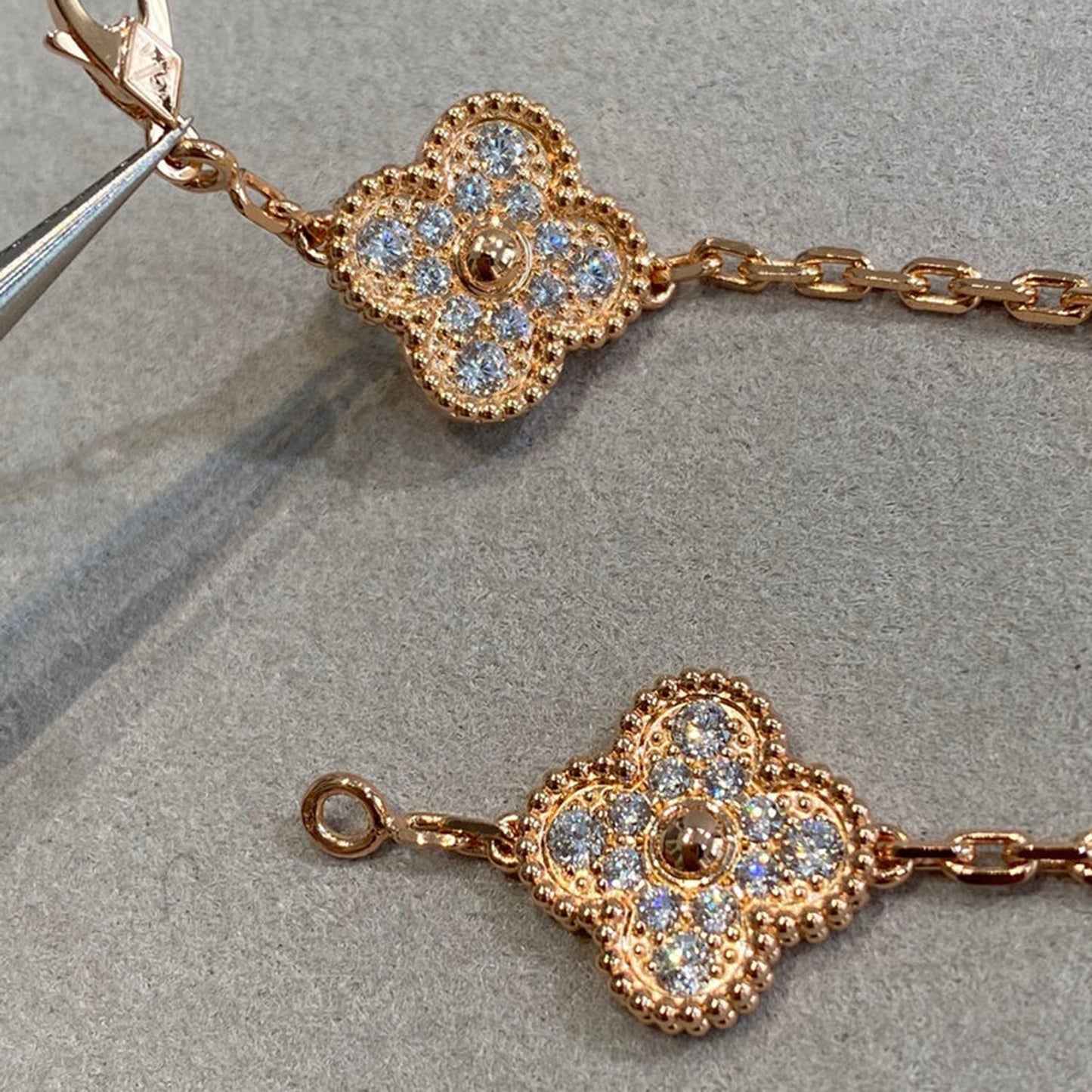 [⭐Glow] CLOVER 5 MOTIF FULL DIAMOND BRACELET COLLECTION