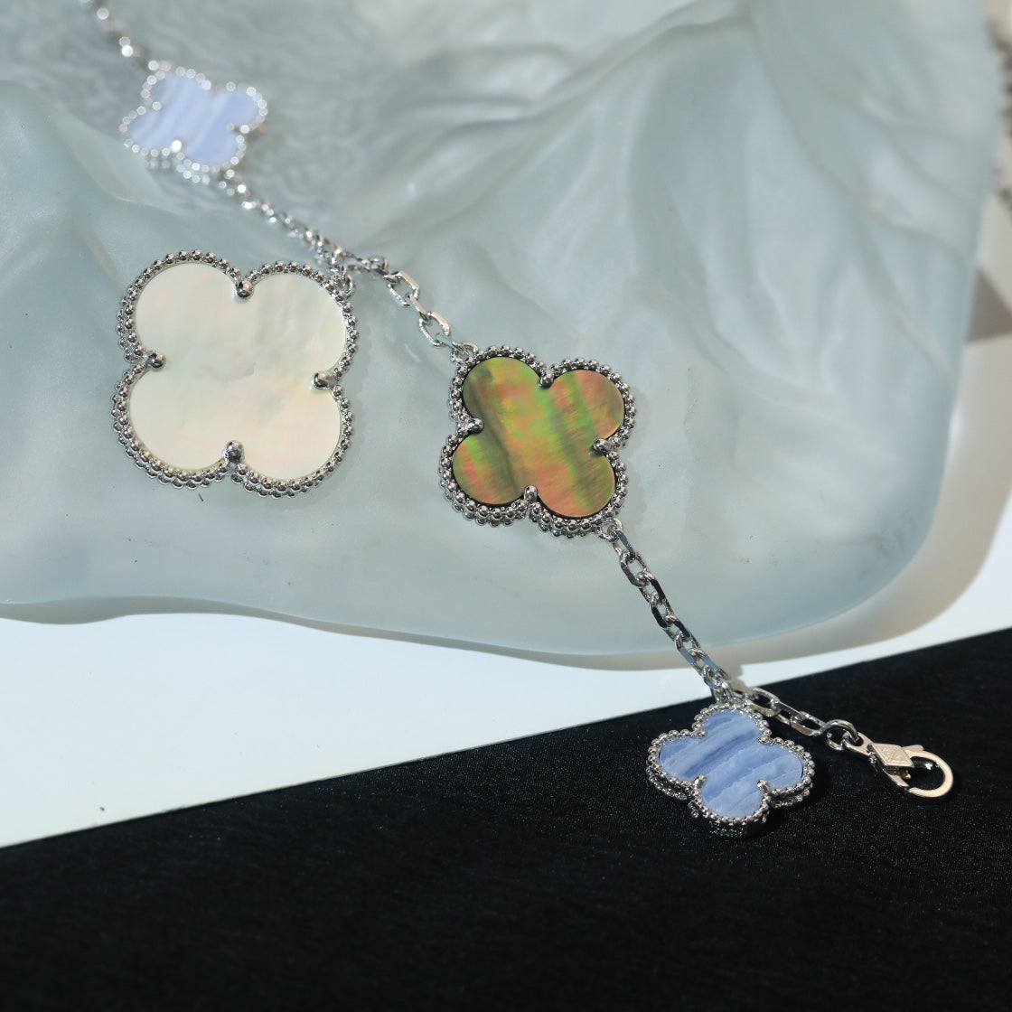 [⭐Glow]CLOVER BRACELET 5 MOTIFS MOP CHALCEDONY SILVER