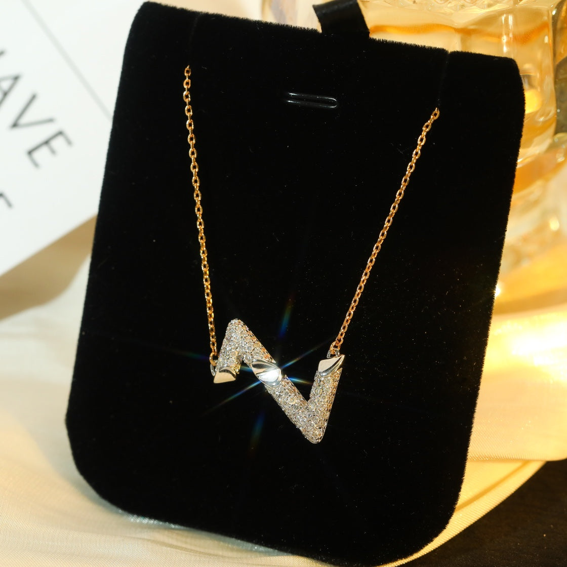 [⭐Glow]VOLT SILVER DIAMOND PEDANT NECKLACE