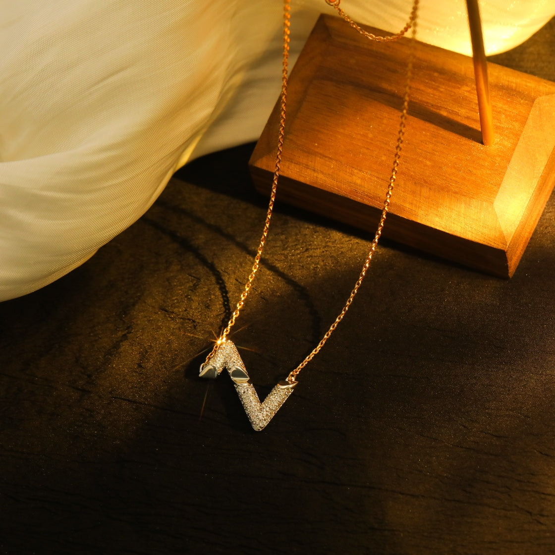 [⭐Glow]VOLT SILVER DIAMOND PEDANT NECKLACE