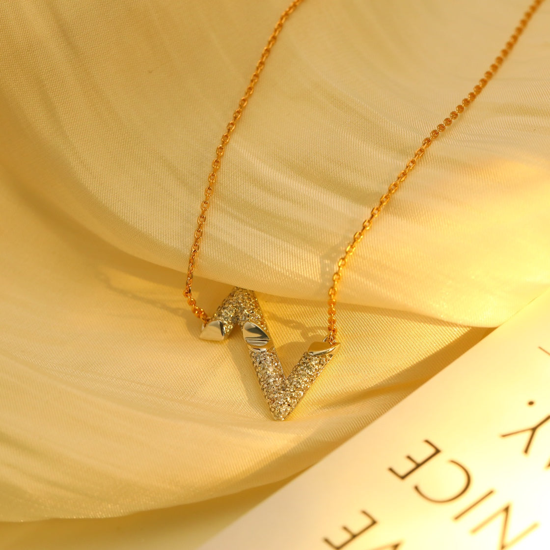 [⭐Glow]VOLT SILVER DIAMOND PEDANT NECKLACE