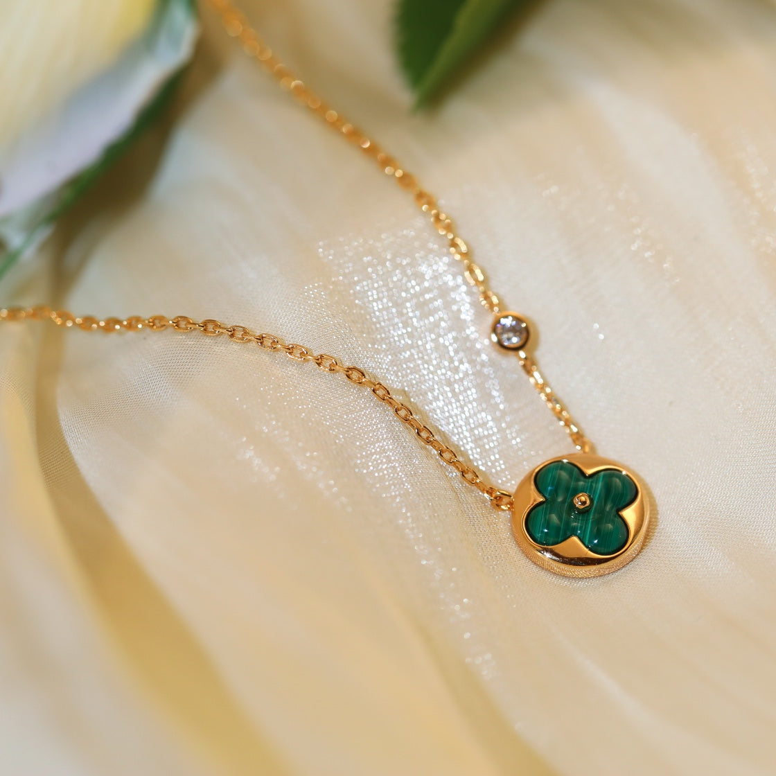 [⭐Glow]SUN PEDANT PINK GOLD 1 DIAMOND NECKLACE