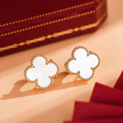 [⭐Glow]CLOVER MEDIUM 1 MOTIFS  WHITE MOP STUD EARRINGS