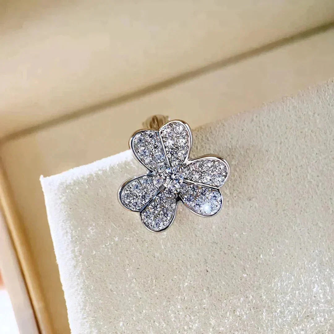 [⭐Glow]CLOVER COMOS DIAMOND EARRINGS SILVER