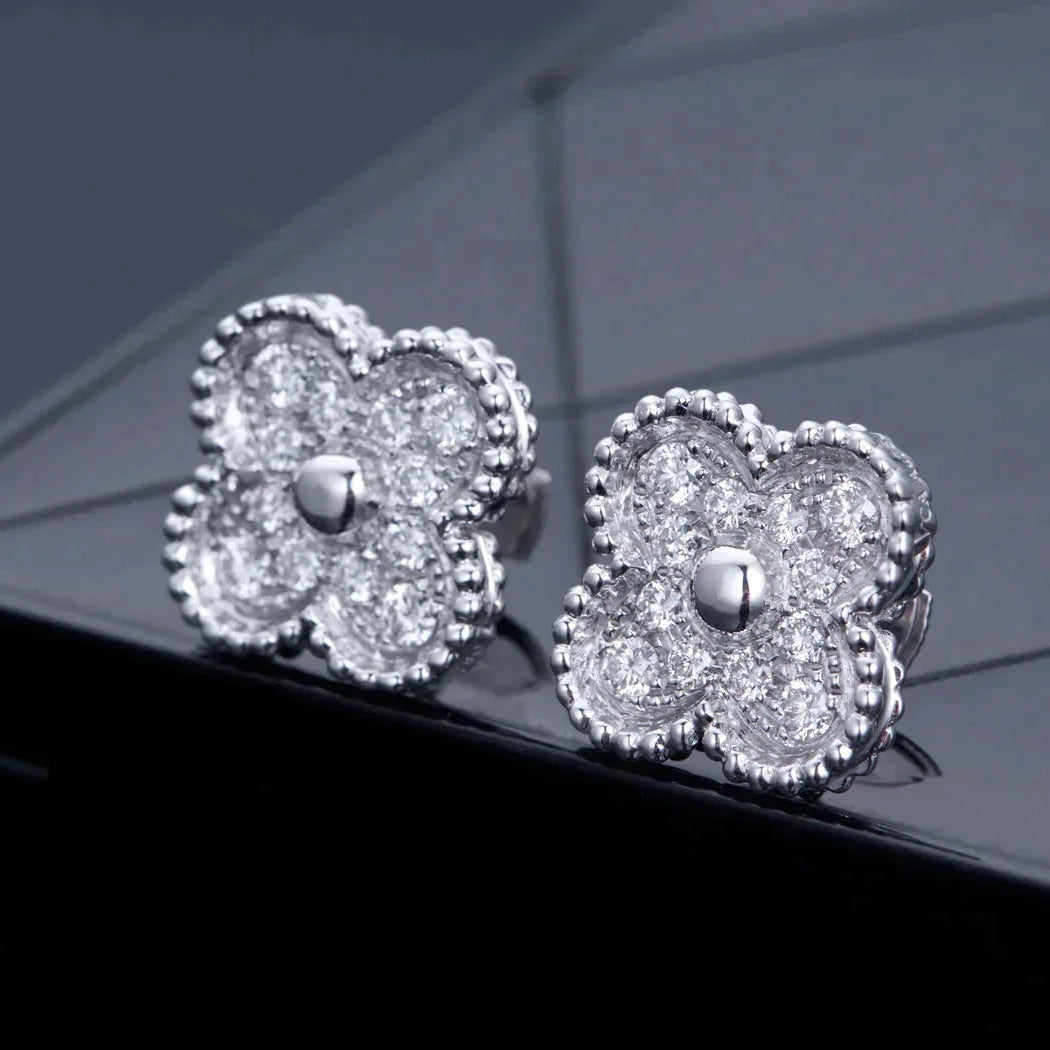 [⭐Glow]CLOVER 1 MOTIFS DIAMOND STUD EARRINGS SILVER
