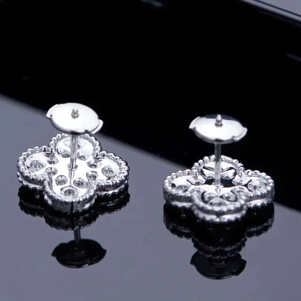 [⭐Glow]CLOVER 1 MOTIFS DIAMOND STUD EARRINGS SILVER