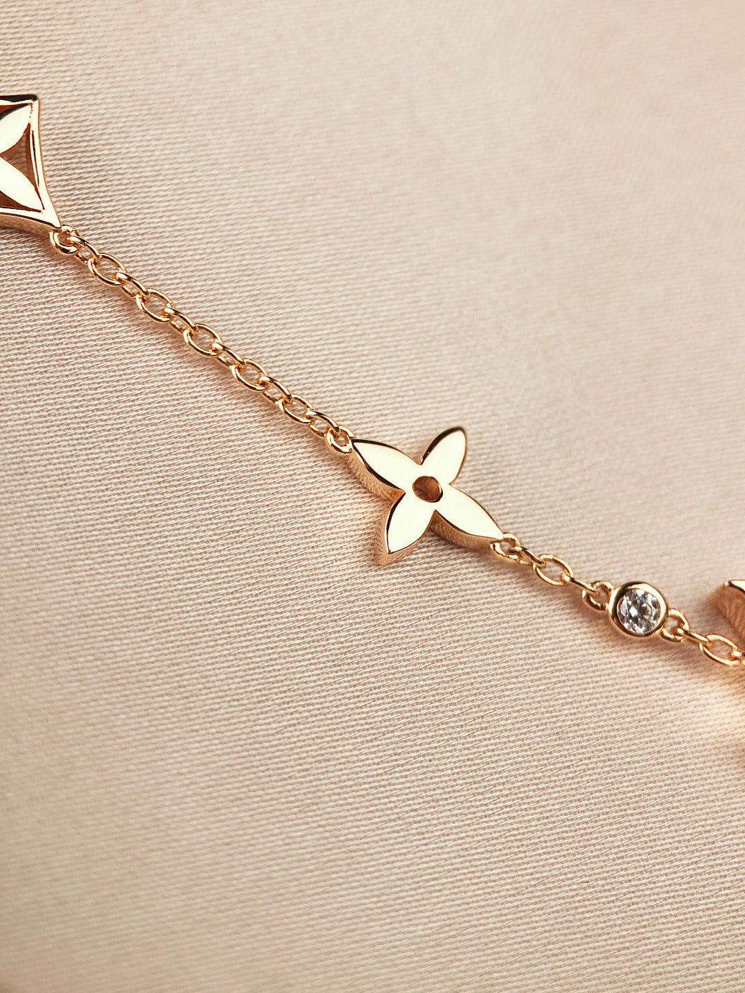 [⭐Glow]STAR AND SUN 7 MOTIFS GOLD BRACELET