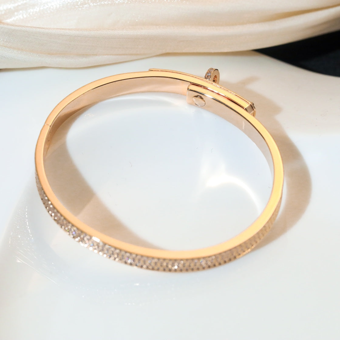 [⭐Glow]KELLY BRACELET DIAMOND PAVED