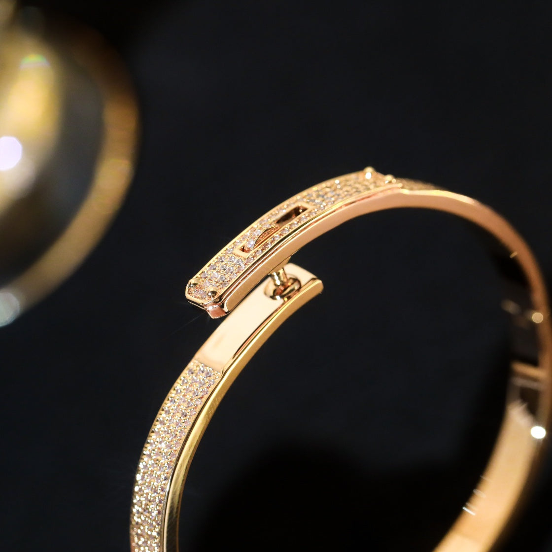 [⭐Glow]KELLY BRACELET DIAMOND PAVED