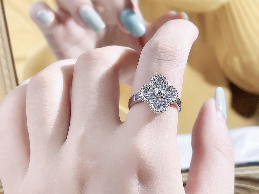 [⭐Glow]CLOVER DIAMOND RING