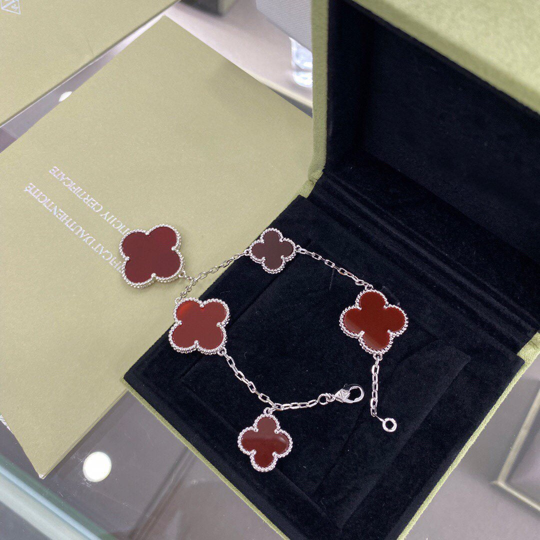 [⭐Glow]CLOVER 5 MOTIFS SIVLER CARNELIAN BRACELET