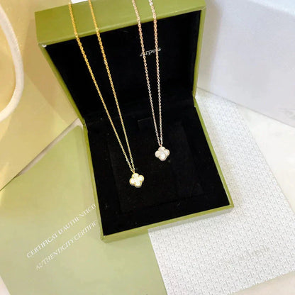 [⭐Glow]CLOVER MINI 9.5MM WHITE MOTHER-OF-PEARL NECKLACE