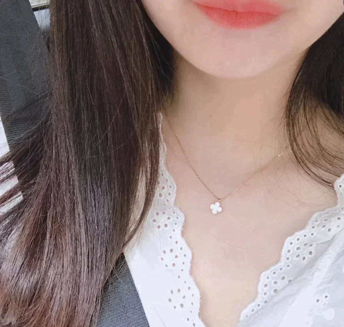 [⭐Glow]CLOVER MINI 9.5MM WHITE MOTHER-OF-PEARL NECKLACE