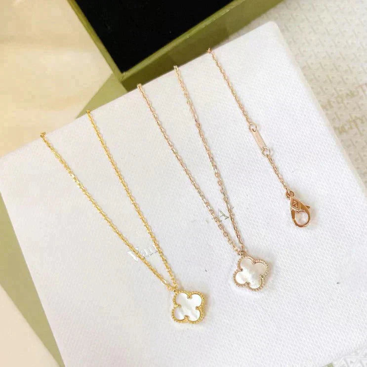 [⭐Glow]CLOVER MINI 9.5MM WHITE MOTHER-OF-PEARL NECKLACE