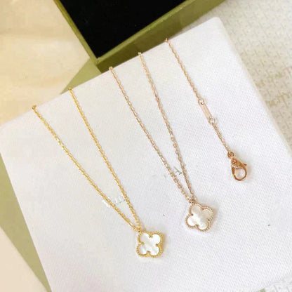 [⭐Glow]CLOVER MINI 9.5MM WHITE MOTHER-OF-PEARL NECKLACE