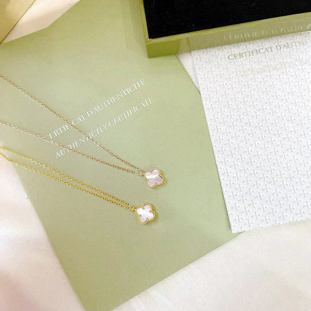 [⭐Glow]CLOVER MINI 9.5MM WHITE MOTHER-OF-PEARL NECKLACE