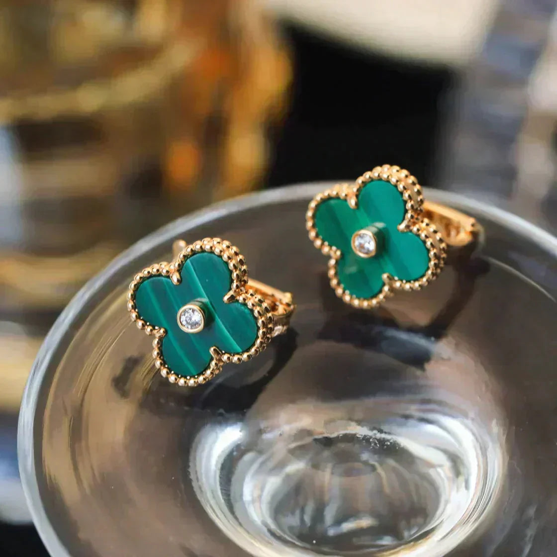 [⭐Glow]CLOVER MEDIUM 1 MOTIFS MALACHITE DIAMOND EARRINGS