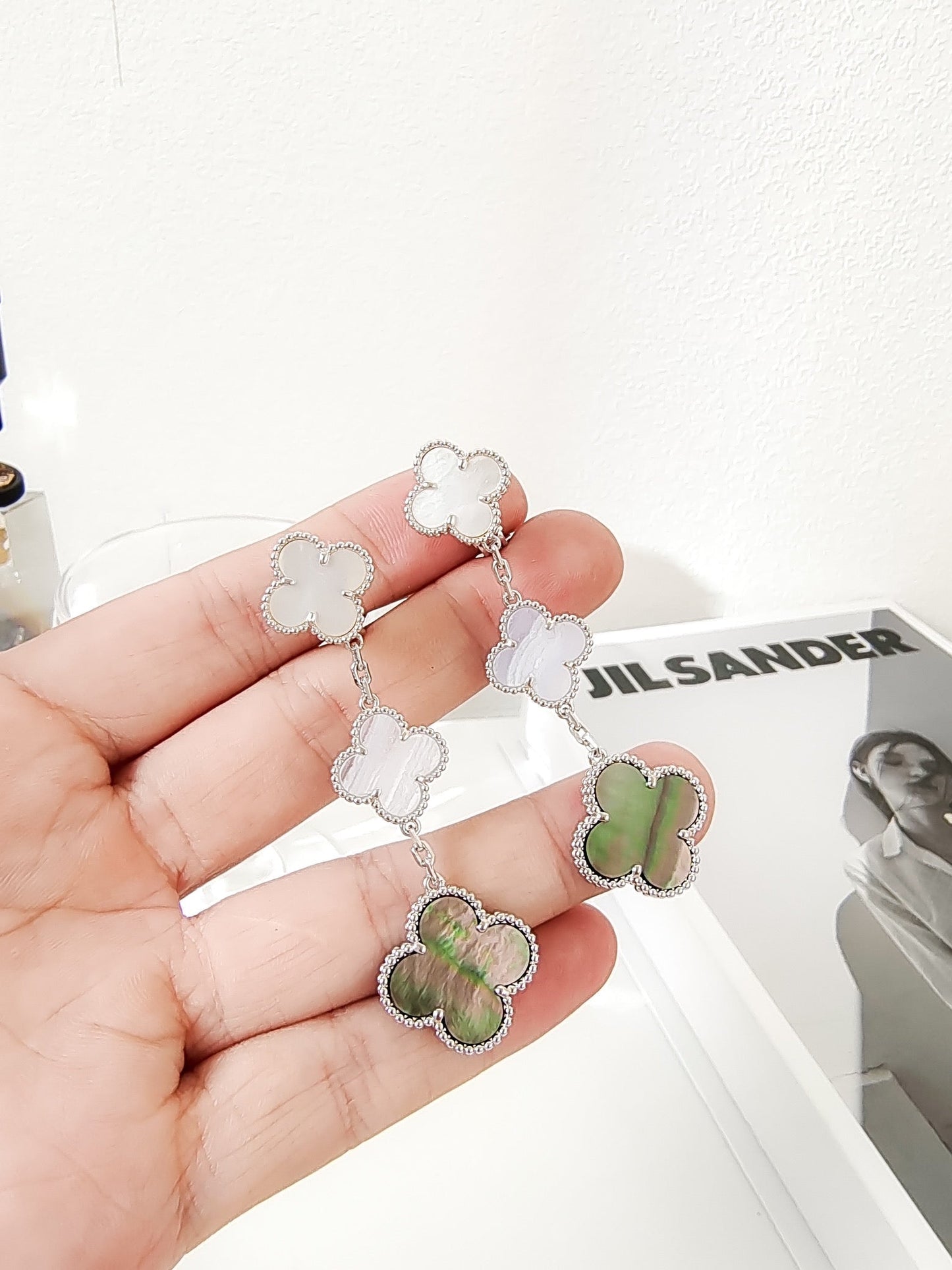 [⭐Glow]CLOVER 3 MOTIFS CHALCEDONY DARK MOP SILVER EARRINGS