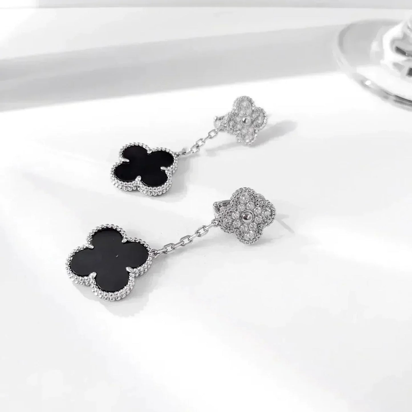 [⭐Glow]CLOVER 2 MOTIFS  DIAMOND ONYX EARRINGS SILVER