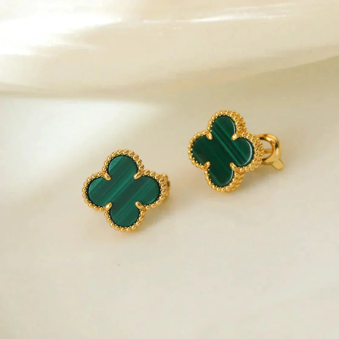 [⭐Glow]CLOVER MEDIUM 1 MOTIFS MALACHITE  EARRINGS