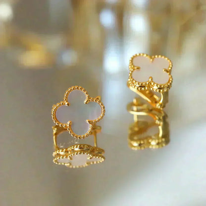 [⭐Glow]CLOVER MEDIUM 1 MOTIFS  WHITE MOP STUD EARRINGS
