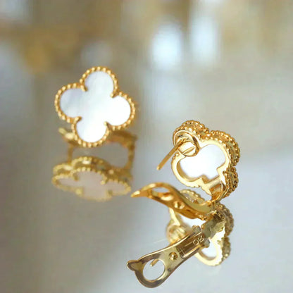 [⭐Glow]CLOVER MEDIUM 1 MOTIFS  WHITE MOP STUD EARRINGS