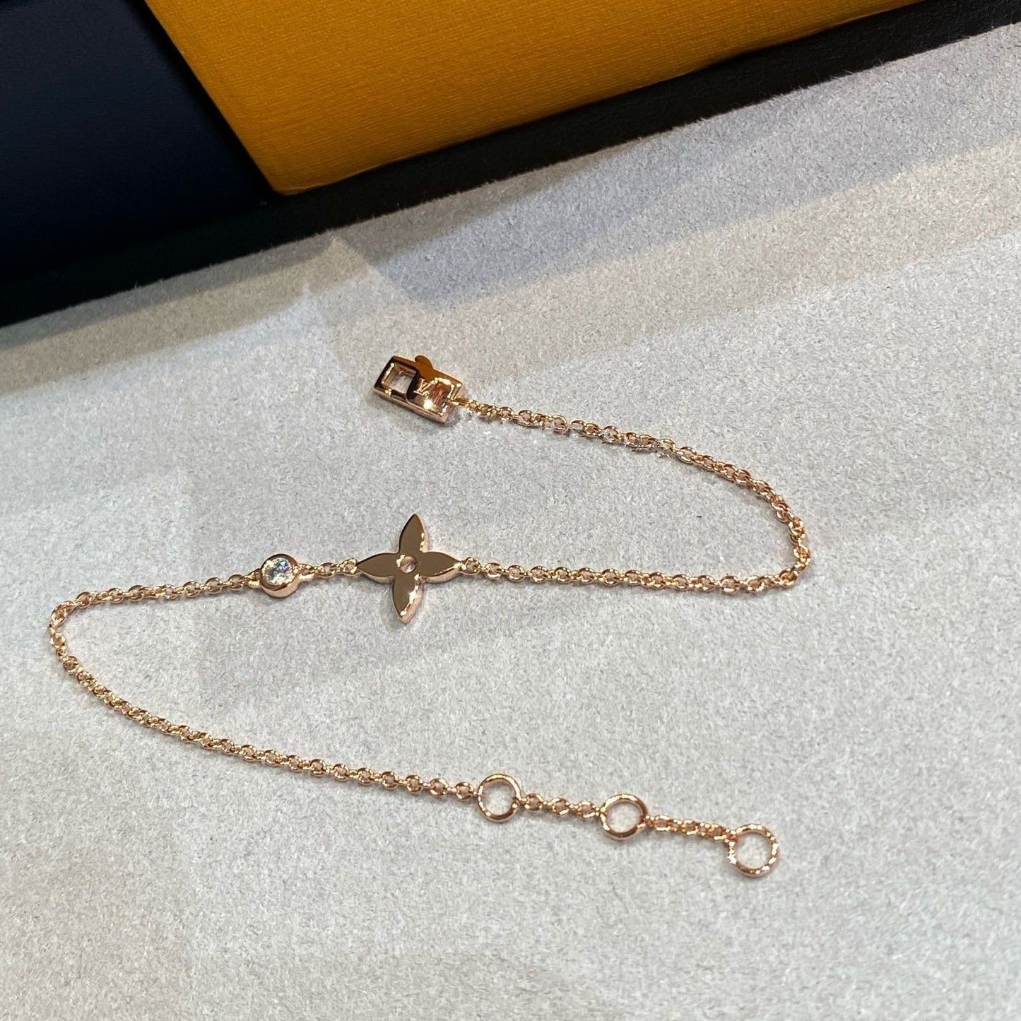 [⭐Glow]STAR DIAMOND PINK GOLD BRACELET