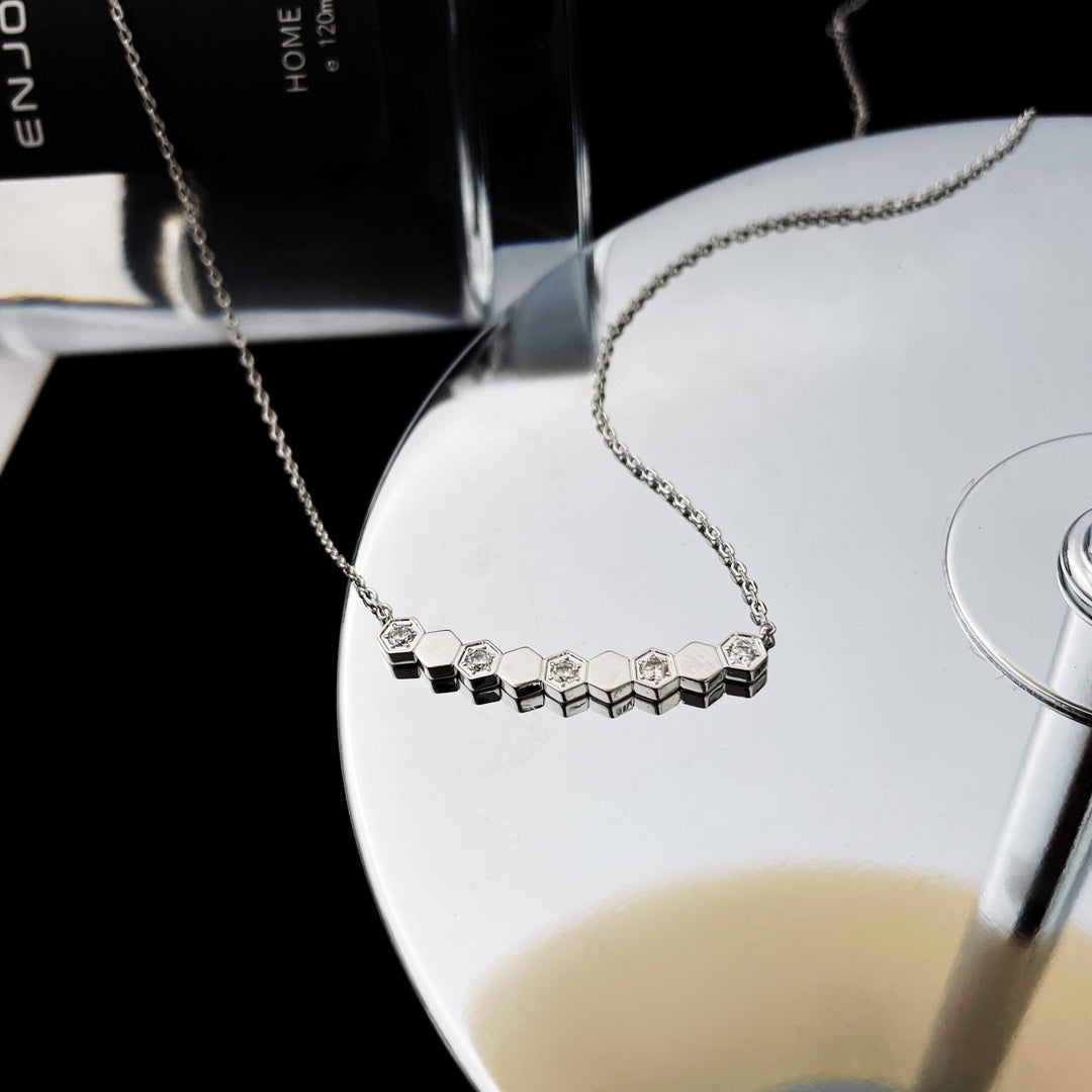 [⭐Glow]BEE MY LOVE DIAMOND NECKLACE