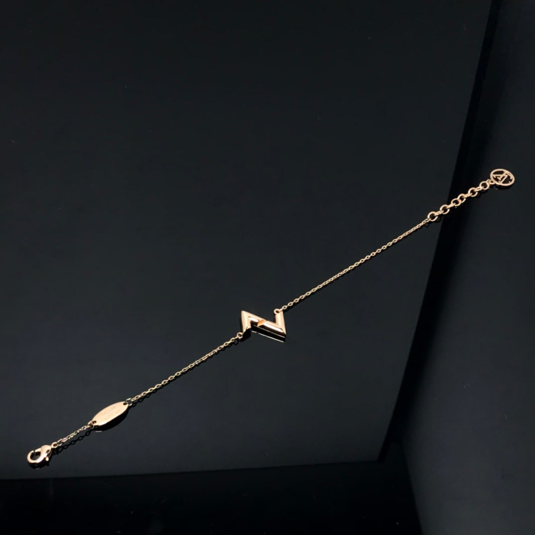 [⭐Glow]VOLT LV LOGO BRACELET