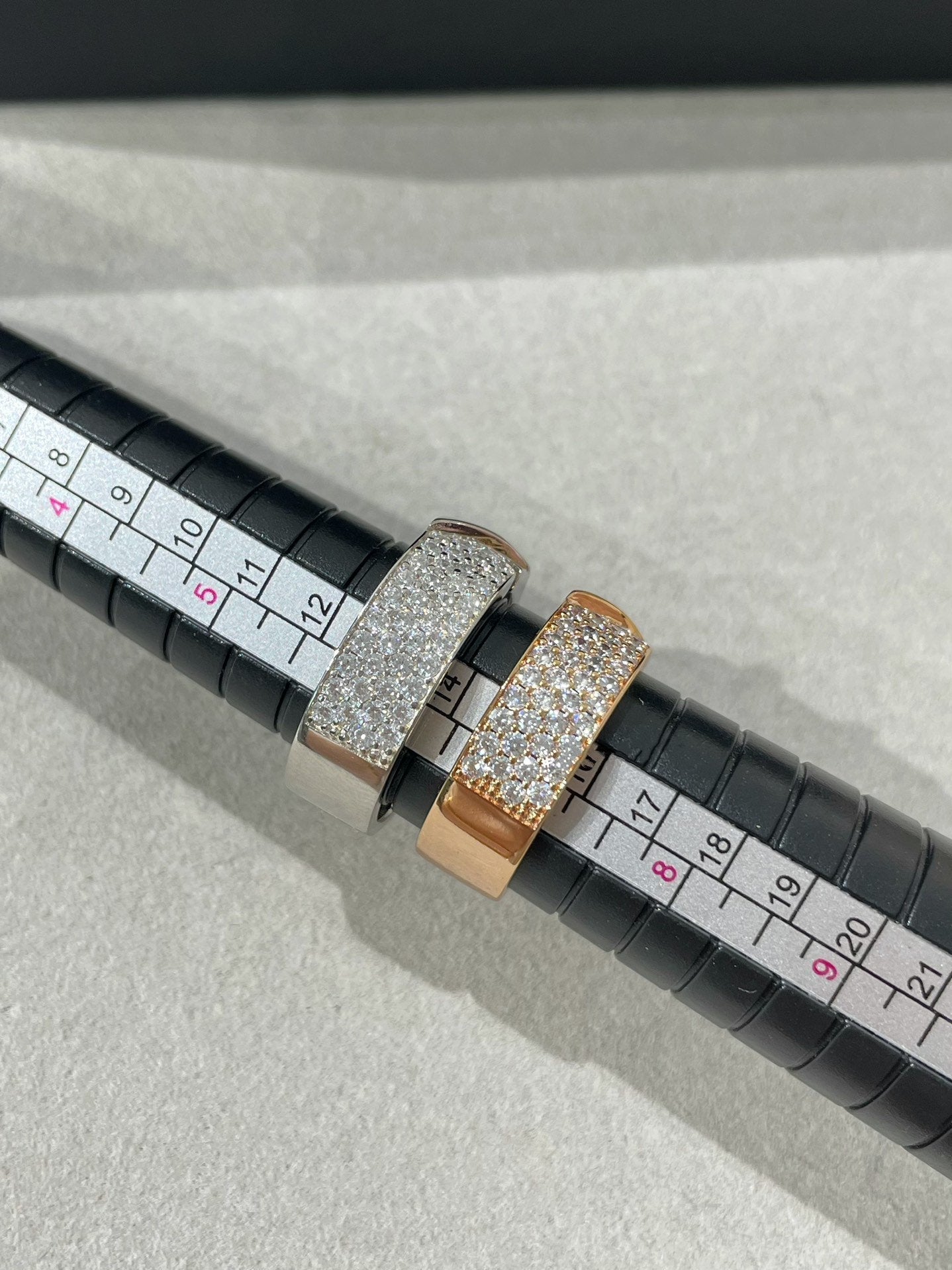 [⭐Glow]LIENS EVIDENCE  DIAMOND PAVED RING