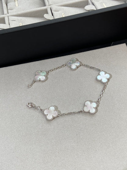 [⭐Glow]CLOVER WHITE PEARL MOP 5 MOTIF BRACELET COLLECTION