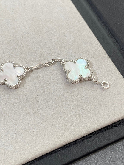 [⭐Glow]CLOVER WHITE PEARL MOP 5 MOTIF BRACELET COLLECTION