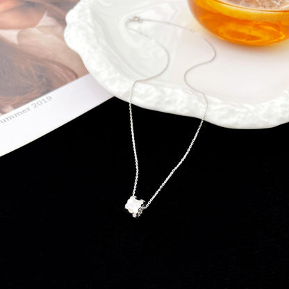 [⭐Glow]BEE MINI PEDANT DIAMOND NECKLACE