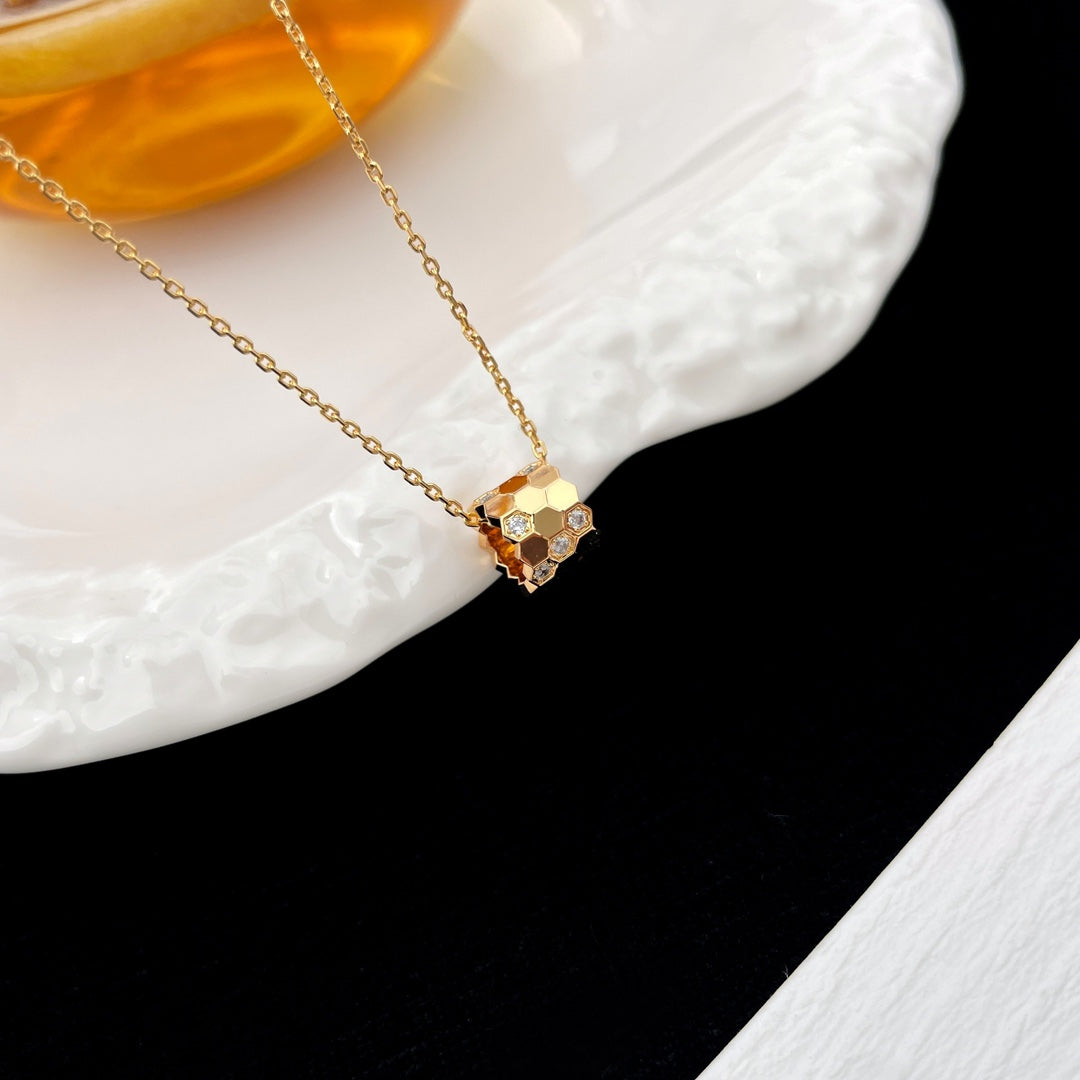 [⭐Glow]BEE MINI PEDANT DIAMOND NECKLACE