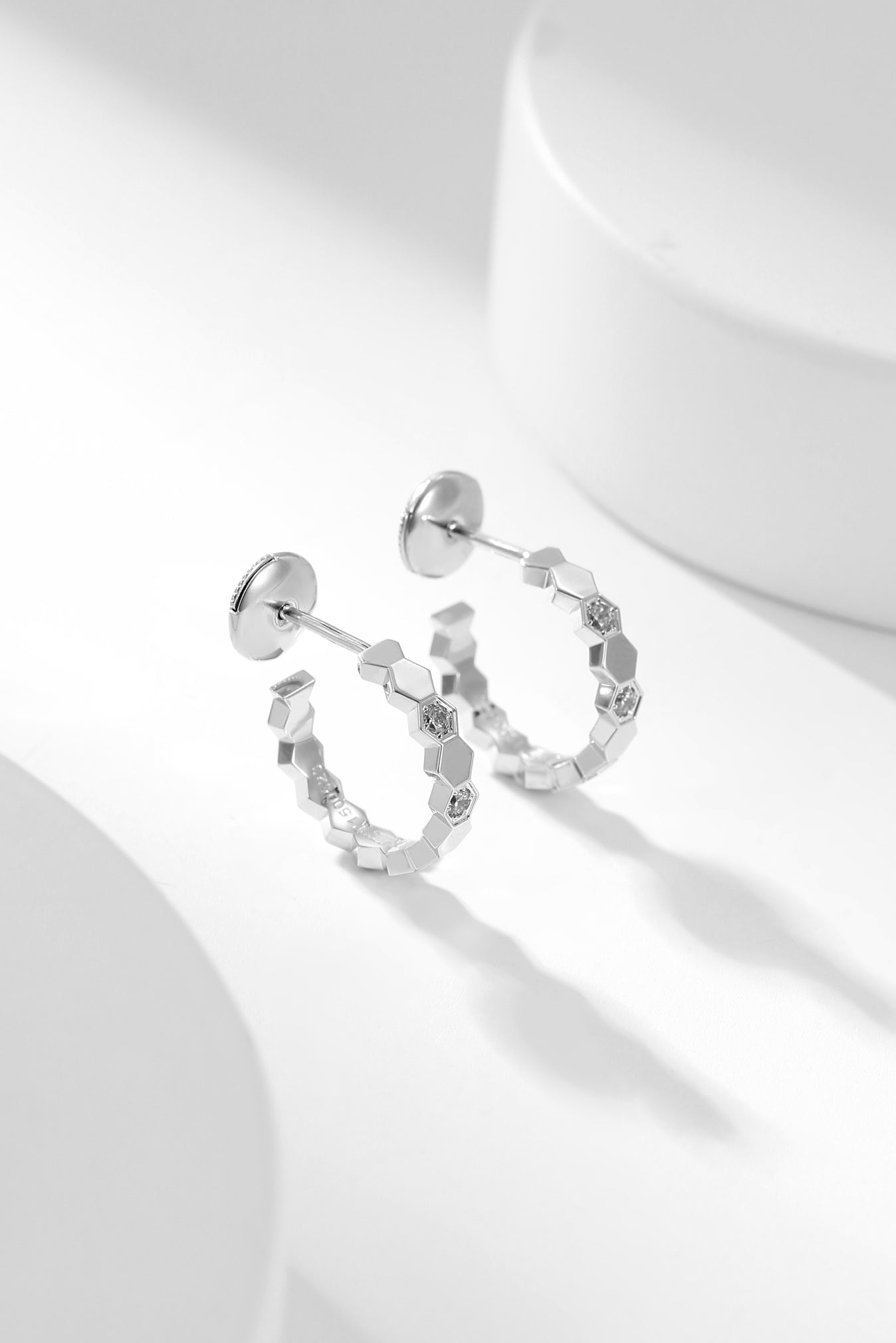 [⭐Glow]BEE LOVE DIAMOND HOOP EARRINGS