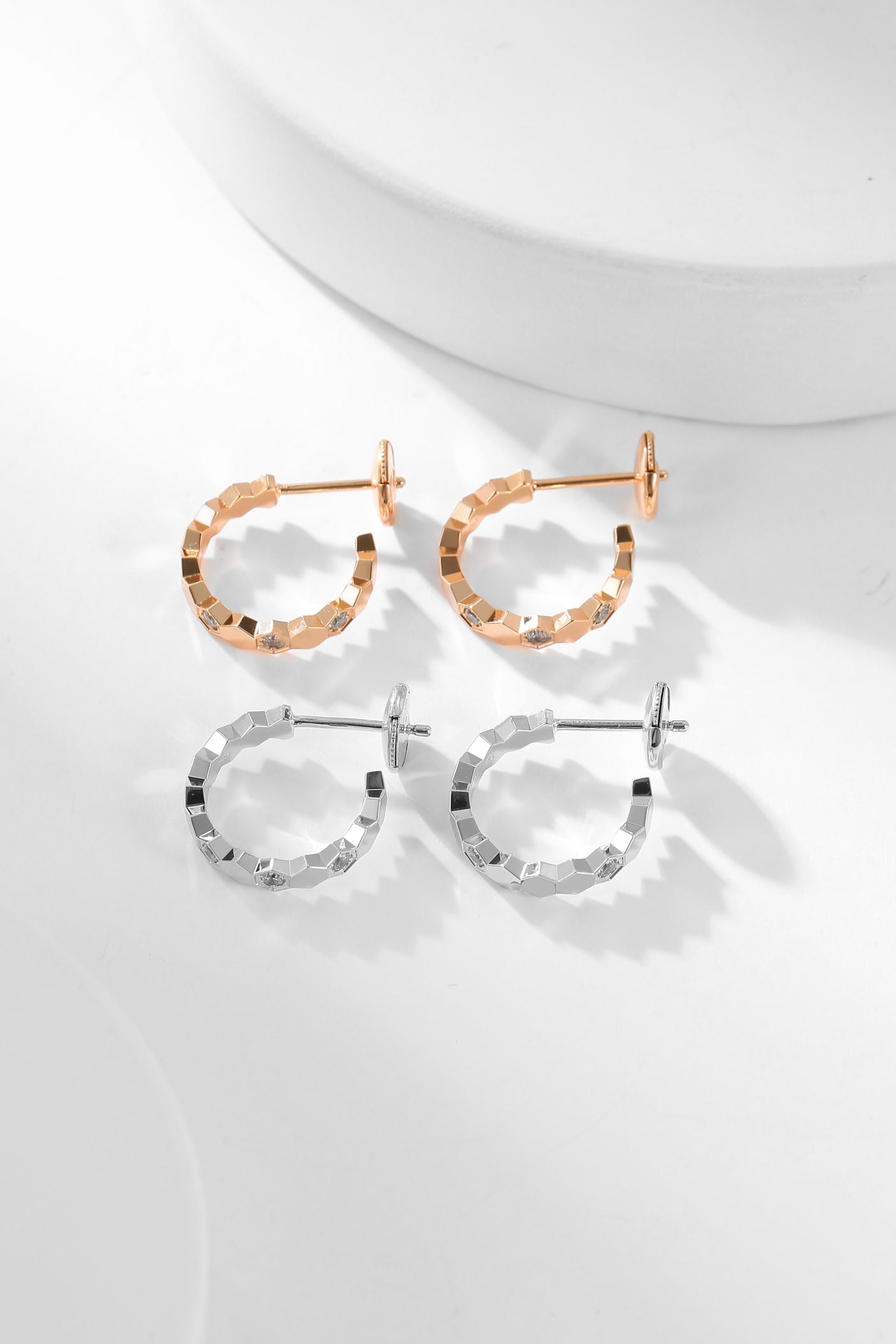 [⭐Glow]BEE LOVE DIAMOND HOOP EARRINGS