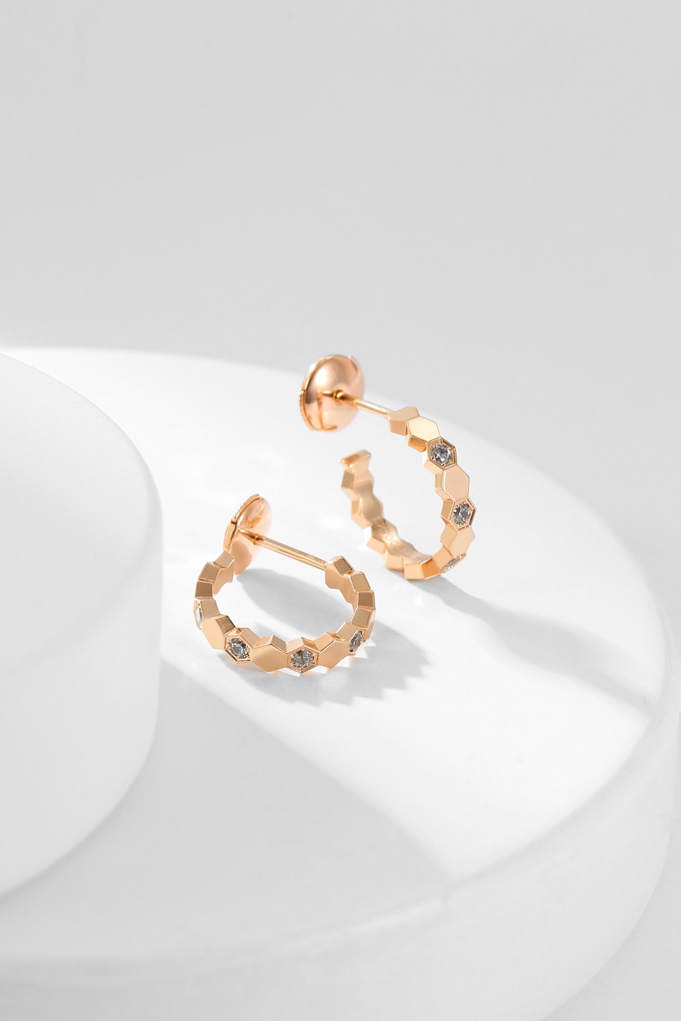 [⭐Glow]BEE LOVE DIAMOND HOOP EARRINGS