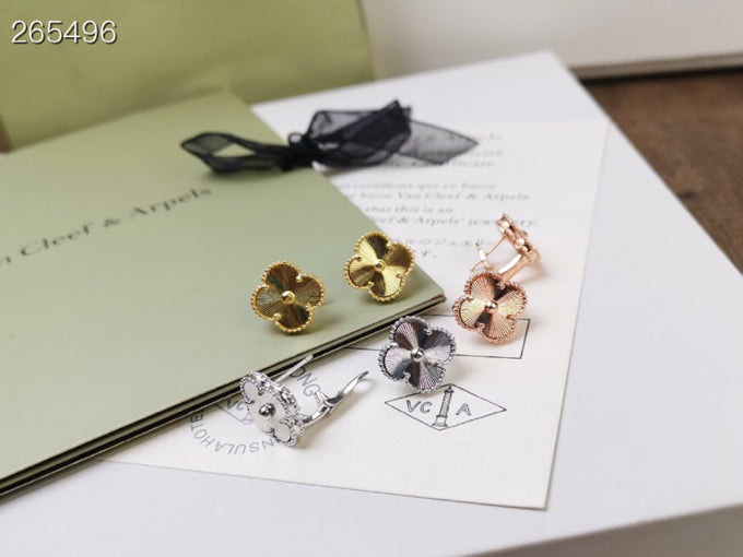 [⭐Glow]CLOVER MEDIUM STUD EARRINGS