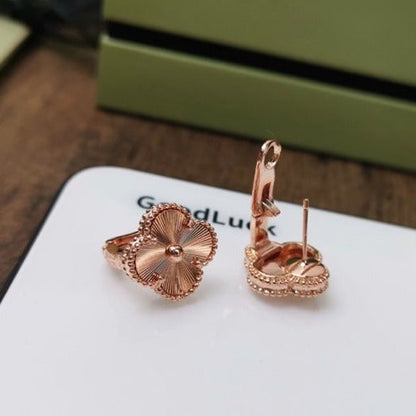 [⭐Glow]CLOVER MEDIUM STUD EARRINGS