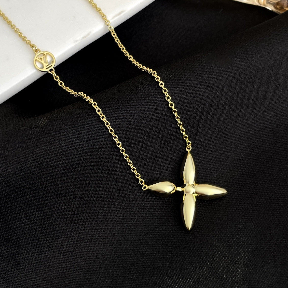 [⭐Glow]LOUISETTE GOLD NECKLACE
