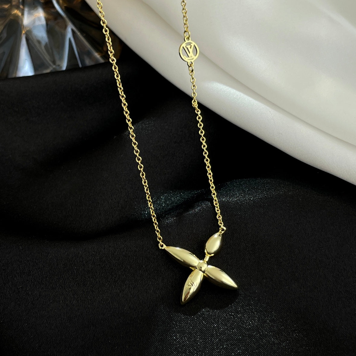 [⭐Glow]LOUISETTE GOLD NECKLACE